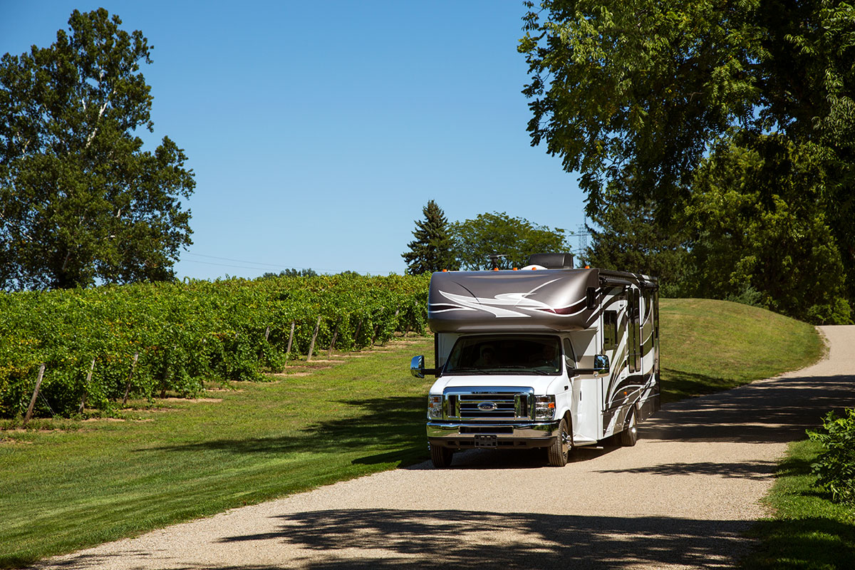Class C America's Heartland Explore America's Heartland in a Class C RV Rental