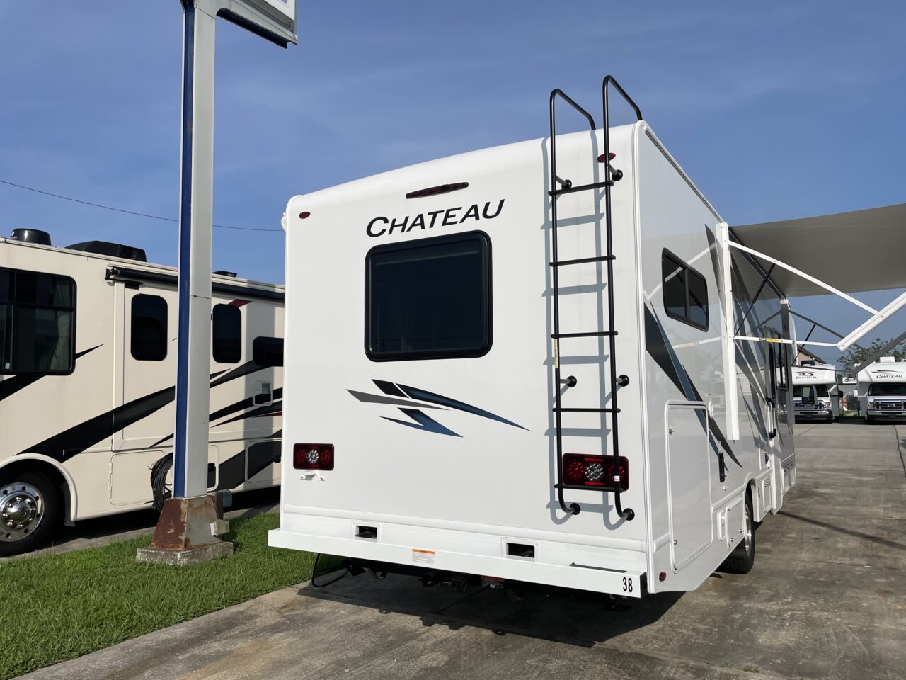 Chateau 31EV Suncoast RV Rental