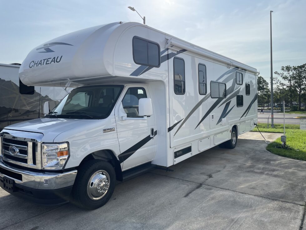 Chateau 31EV Suncoast RV Rental