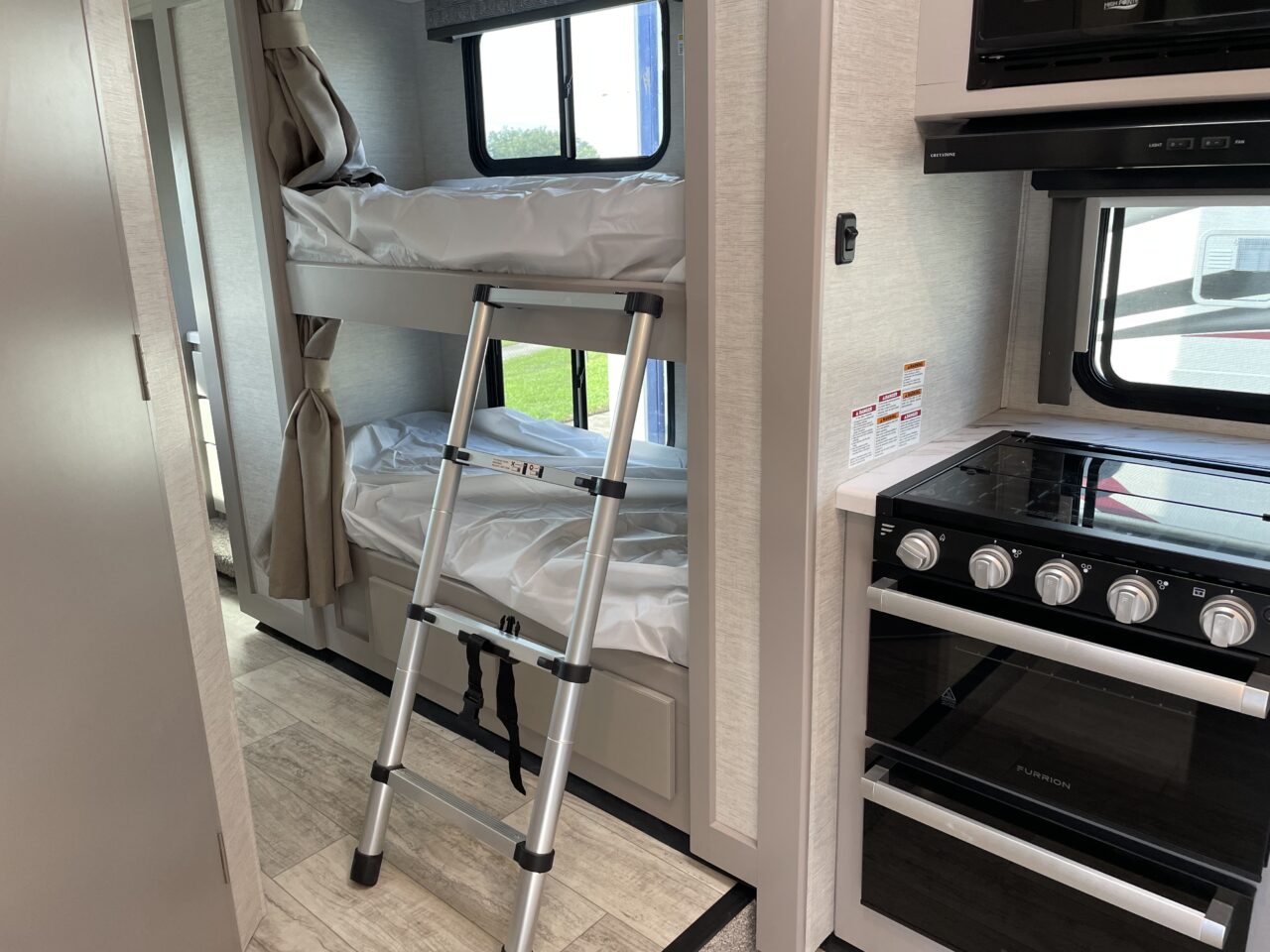 Chateau 31EV Suncoast RV Rental